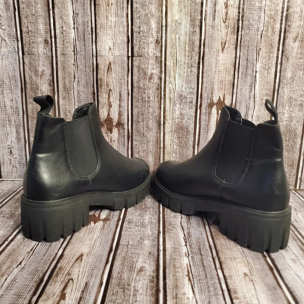 CUSHIONAIRE Women's Sasha Slip-On Chelsea boot +Memory Foam Black 8.5 M - Picture 6 of 11